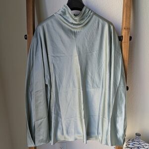 Vince. Women's Mint Silk Long Sleeve Turtleneck Top - Size L